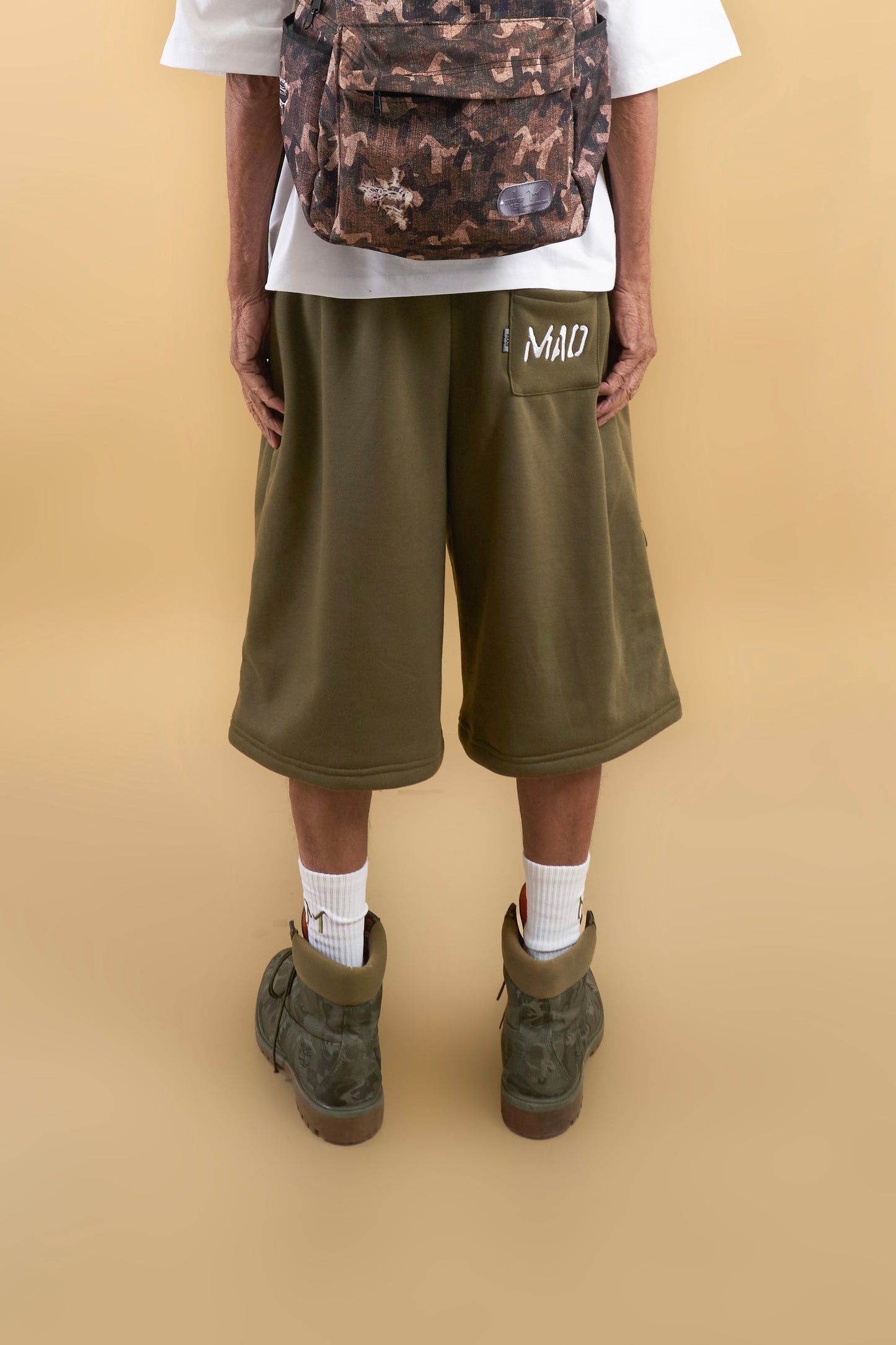 TWIN POCKET SWEAT SHORTS